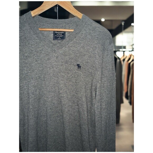 Abercrombie & Fitch Men’s Small Gray Wool Cotton Blend V Neck Sweater - Picture 1 of 16